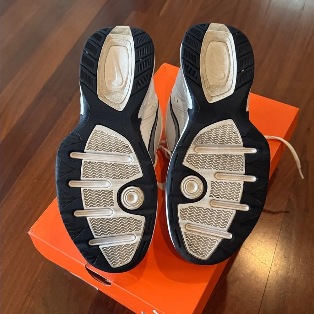 Nike Air Monarch IV Size 9.5